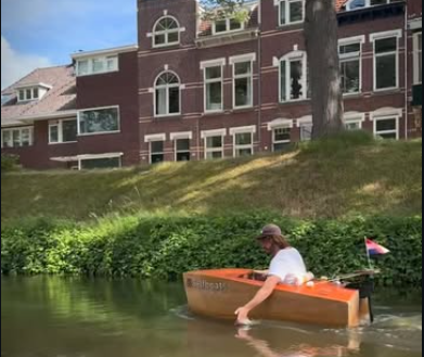 Bootje langs de Bredase huizen